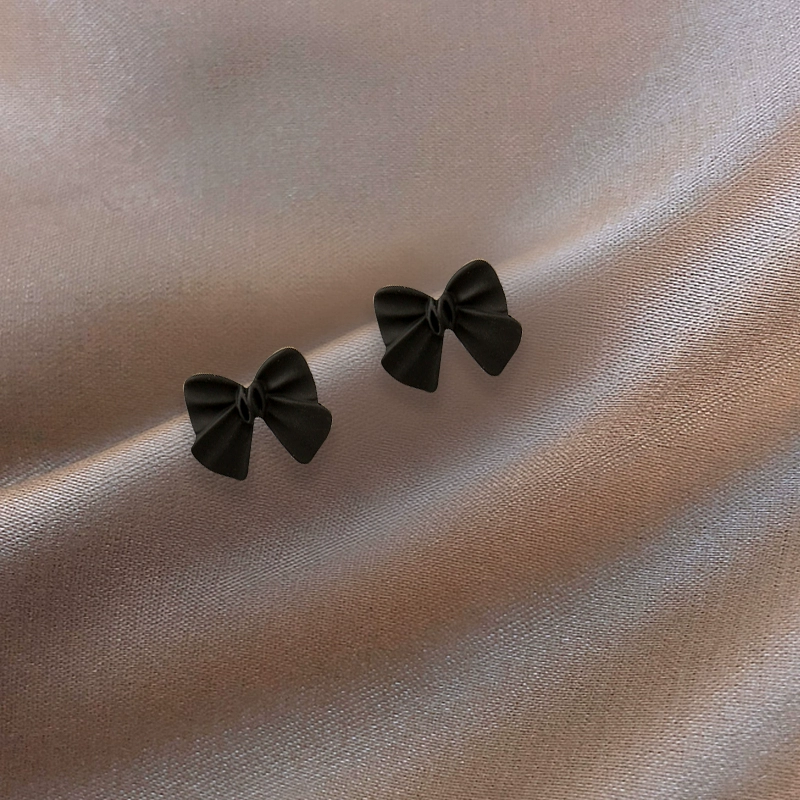 black-bow