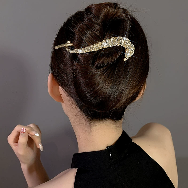 gold-rhinestone-twist-clip