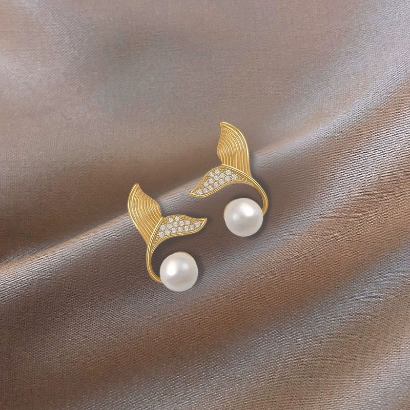 silver-fishtail-earrings