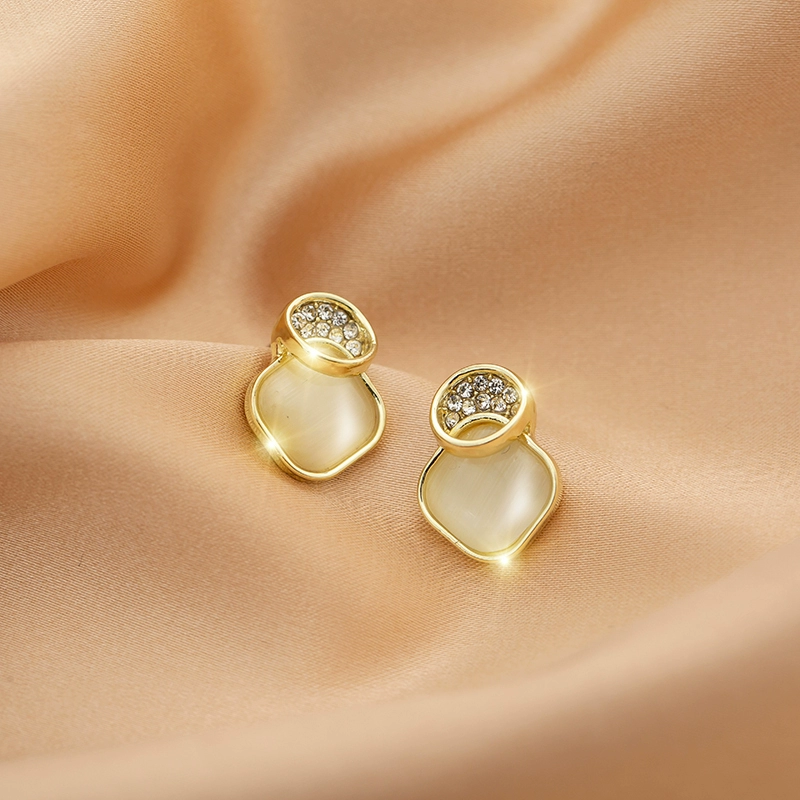 golden-opal-stud-earrings-silver-needle