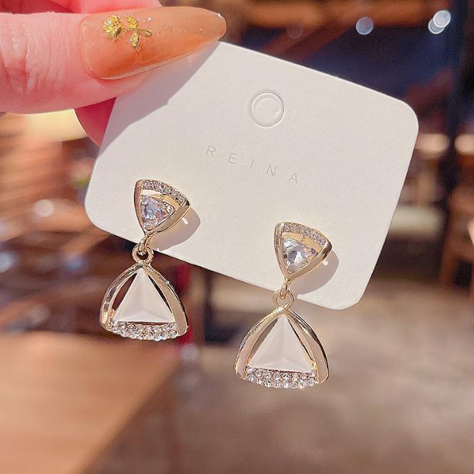 light-luxury-triangular-zircon-silver-needle