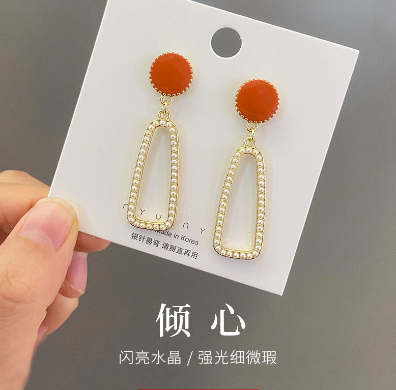 orange-round-rectangular-pearl-silver-needle