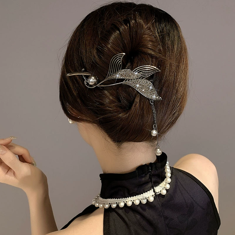 gun-black-pearl-fishtail-twist-clip-about-12cm