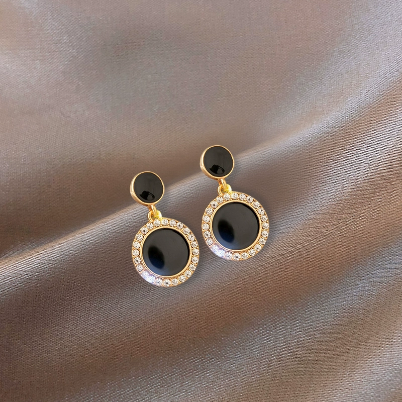 silver-circle-stud-earrings