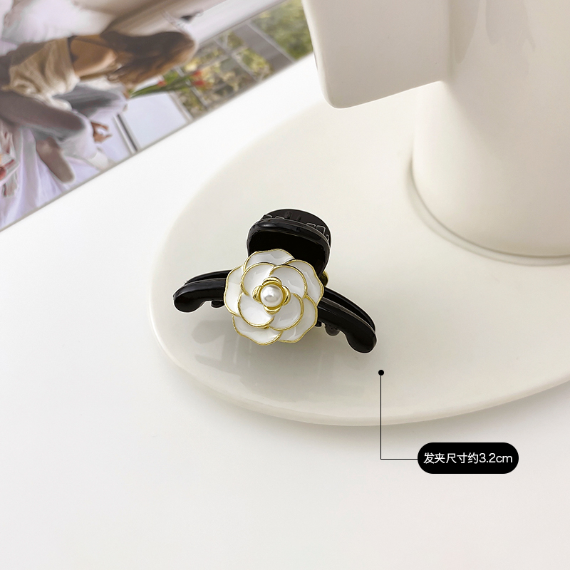 white-camellia-small-clip