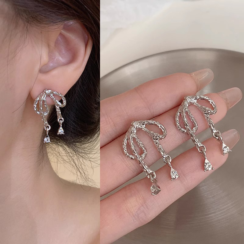 silver-needle-earrings-a091